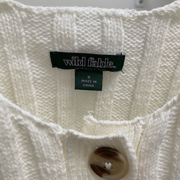 White sweater crop tank top from target, worn only once! - Picture 3 of 3